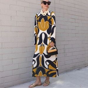 Zara printed midi dress limited edition! BNWT & bloggers favorite! 🖤